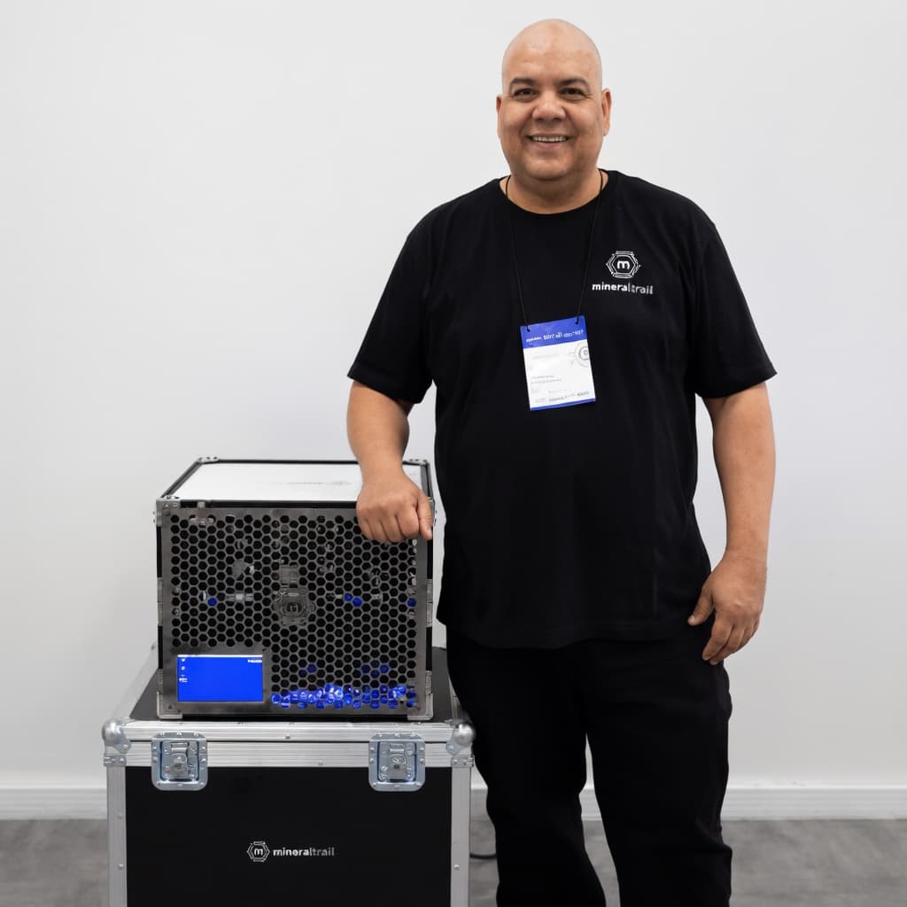 Marcelo Ceccon, founder of Vortex, presenting innovative hardware solutions at a technology event